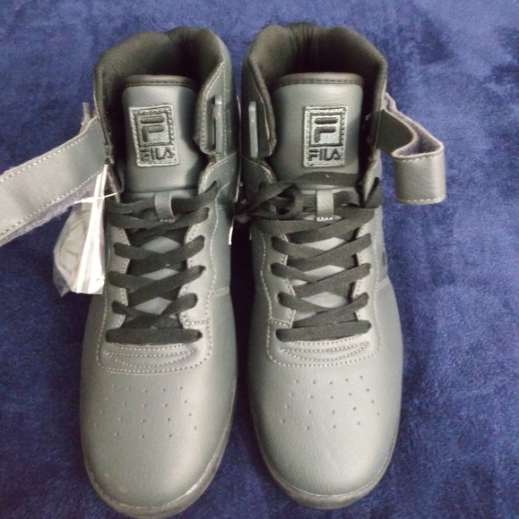 NWOB Fila Tennis Shoe - Picture 4 of 5